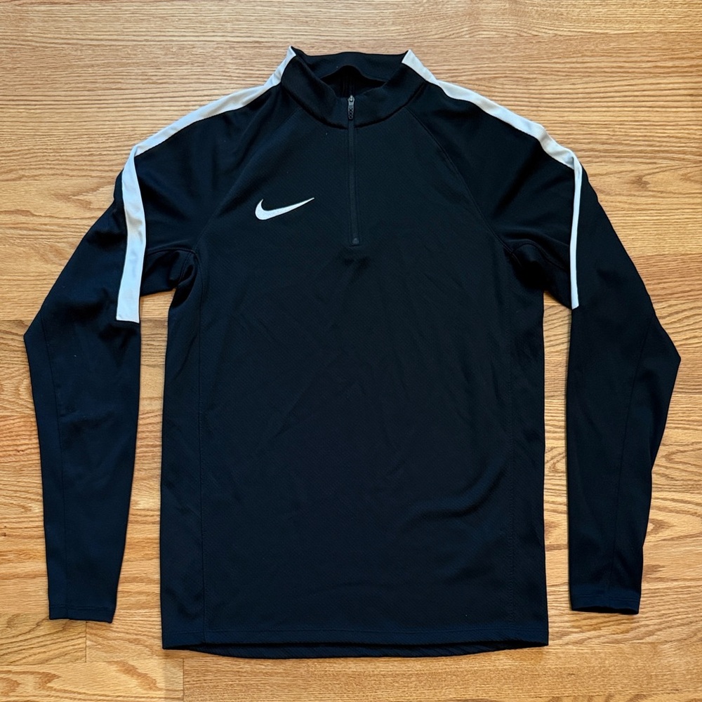 Men’s Nike Black and White Long Sleeve 1/4 Zip Top